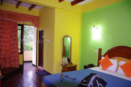 Hotel Slightly Chilled Nallathanniya Esterno foto